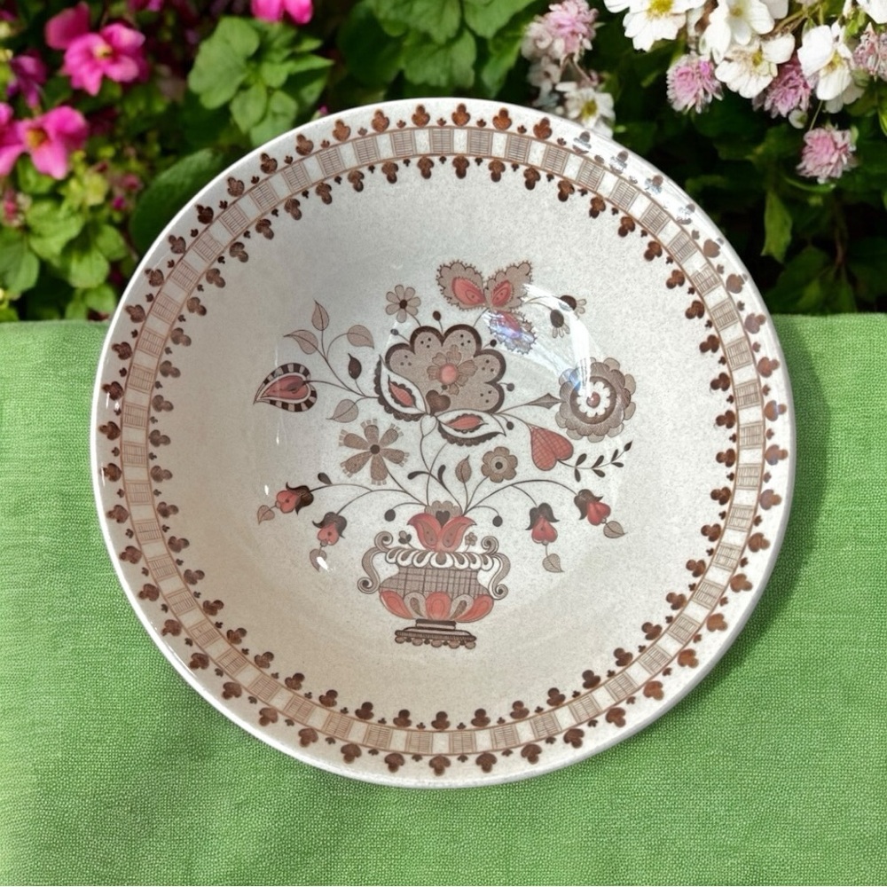 Vintage Johnson Bros Jamestown Brown Round Bowl England Staffordshire Pre Owned